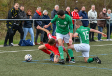 Dreikampf, Zweikampf, Maximilian Frölich (SV Wurmlingen, #16), Lukas Sailer (SV Wurmlingen, #15), Olegh Stepanenko (FC Rottenburg, #22), FC Rottenburg vs. SV Wurmlingen, Fussball, Bezirksliga Alb, 21. Spieltag, Saison 2023/24, 17.03.2024
Foto: Ralph Kunze