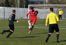 Daniel Wiedmaier (FC Rottenburg, #17) gibt Pass

SG Reutlingen vs. FC Rottenburg, Fussball, Bezirksliga Alb, 22. Spieltag, Saison 2023/24, 24.03.2024