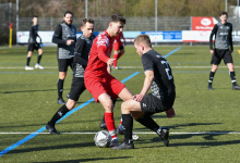 Lennis Eberle (FC Rottenburg, #15)

SG Reutlingen vs. FC Rottenburg, Fussball, Bezirksliga Alb, 22. Spieltag, Saison 2023/24, 24.03.2024

Foto: Ralph Kunze