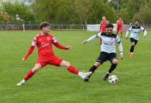Moritz Rohrer (FC Rottenburg, #18),

FC Rottenburg vs. Anadolu SV Reutlingen, Fussball, Bezirksliga Alb, 25. Spieltag, Saison 2023/24, 21.04.2024

Foto: Eibner-Pressefoto/Ralph Kunze