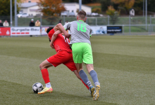 Nick Heberle (FC Rottenburg, #16), Panagiotis Karapidis (SG Empfingen, #11), Zweikampf

SG Empfingen vs. FC Rottenburg, Fussball, Landesliga 3 Wuerttemberg, 10. Spieltag, Saison 2024/2025, 19.10.2024, 

Foto: Ralph Kunze